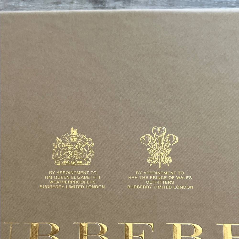 Burberry Box - Picture 3 of 10